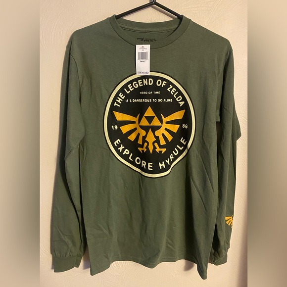 Legend of ZELDA Hyrule Triforce graphic long sleeve t-shirt- size S (small)- NWT - Picture 1 of 7